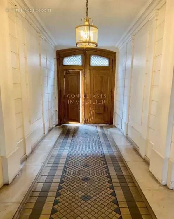 Commerce à PARIS-17E