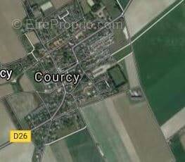 Terrain à COURCY