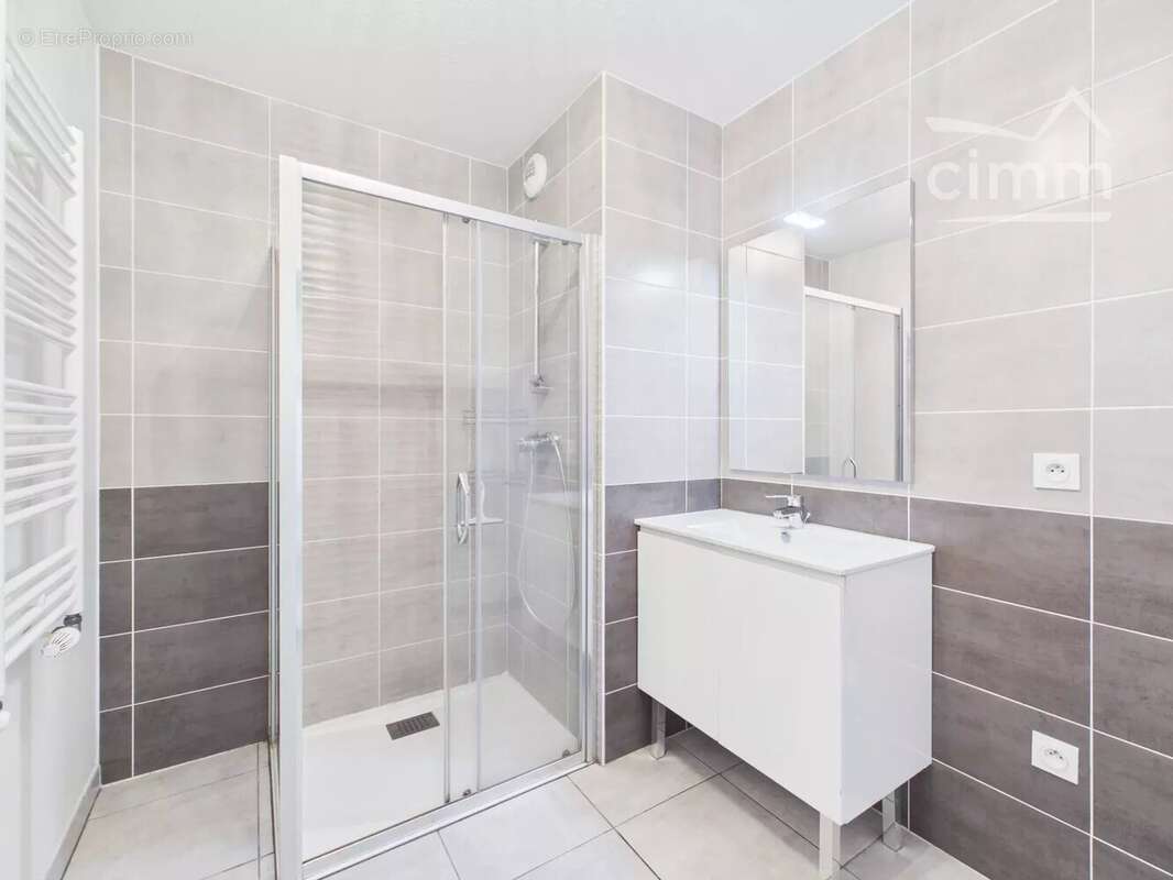 Appartement à MEYLAN