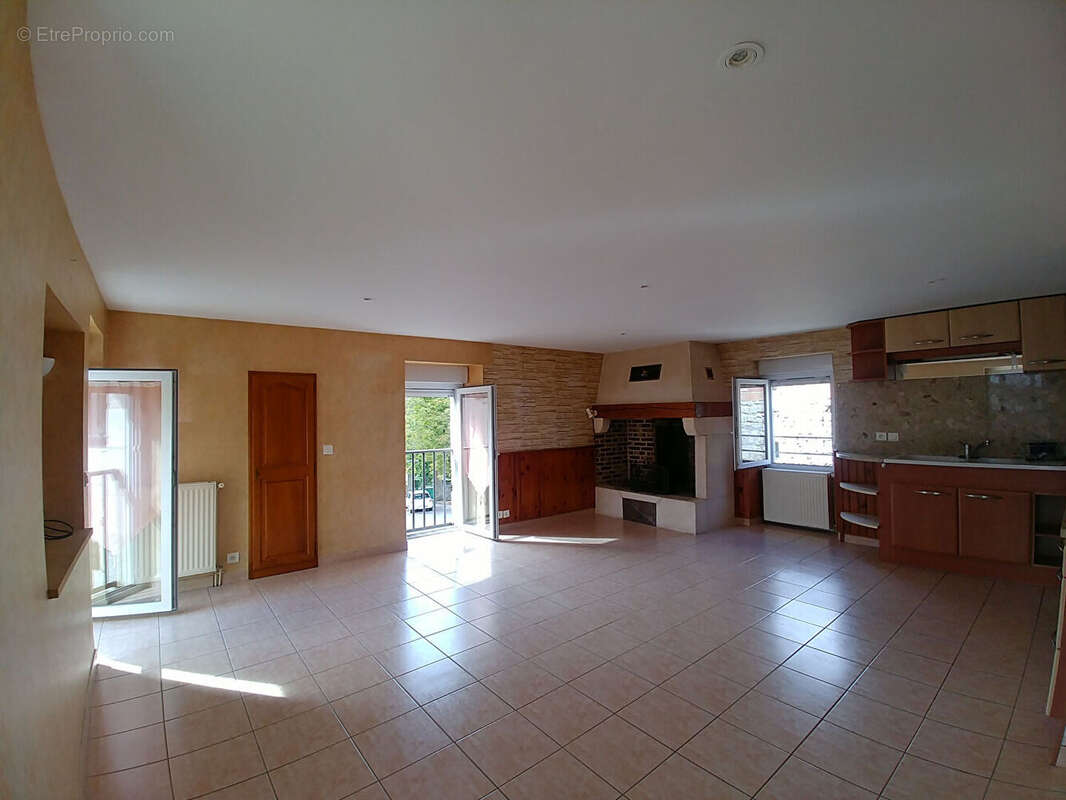 Maison à MONTDOUMERC