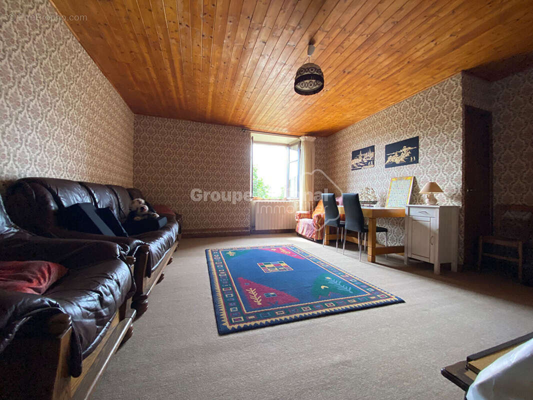 Maison à SAINT-MARTIN-DE-FUGERES