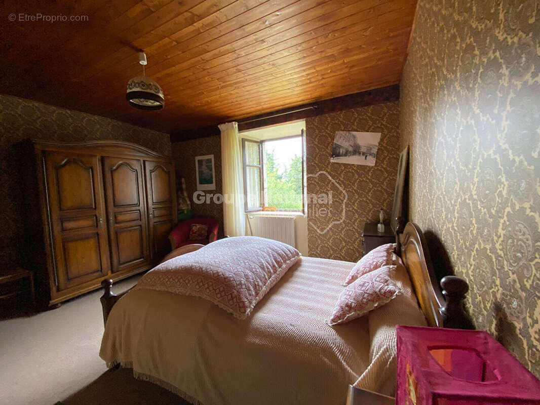 Maison à SAINT-MARTIN-DE-FUGERES