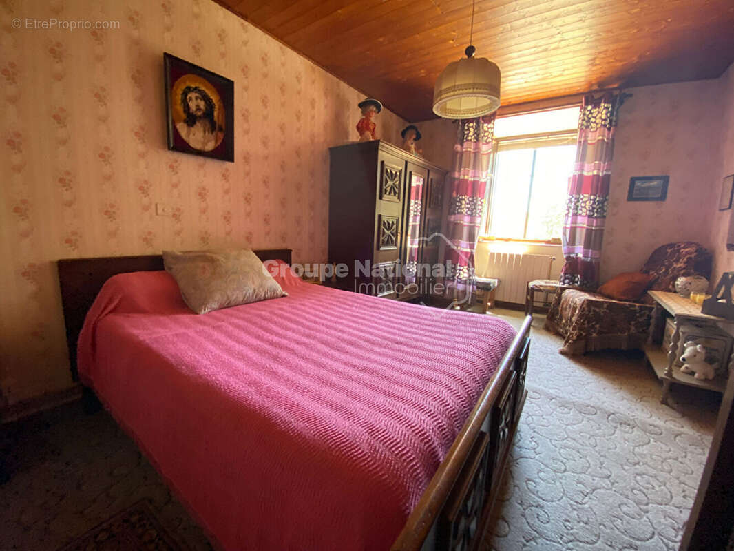 Maison à SAINT-MARTIN-DE-FUGERES