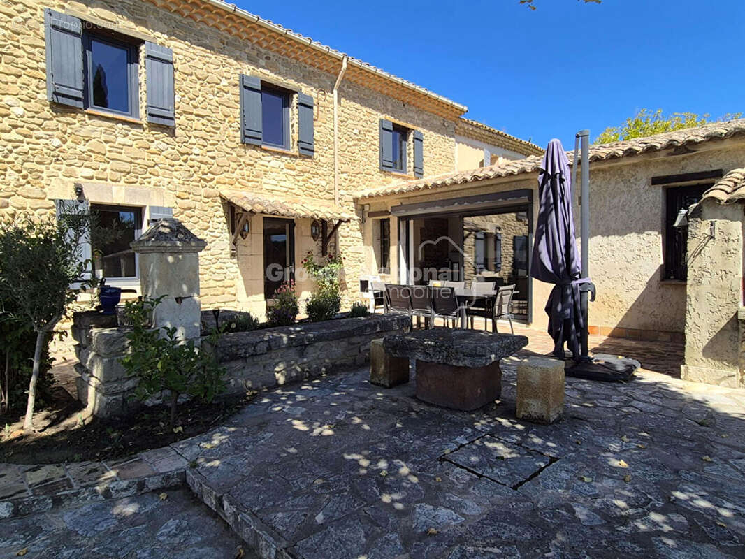 Maison à LORIOL-DU-COMTAT