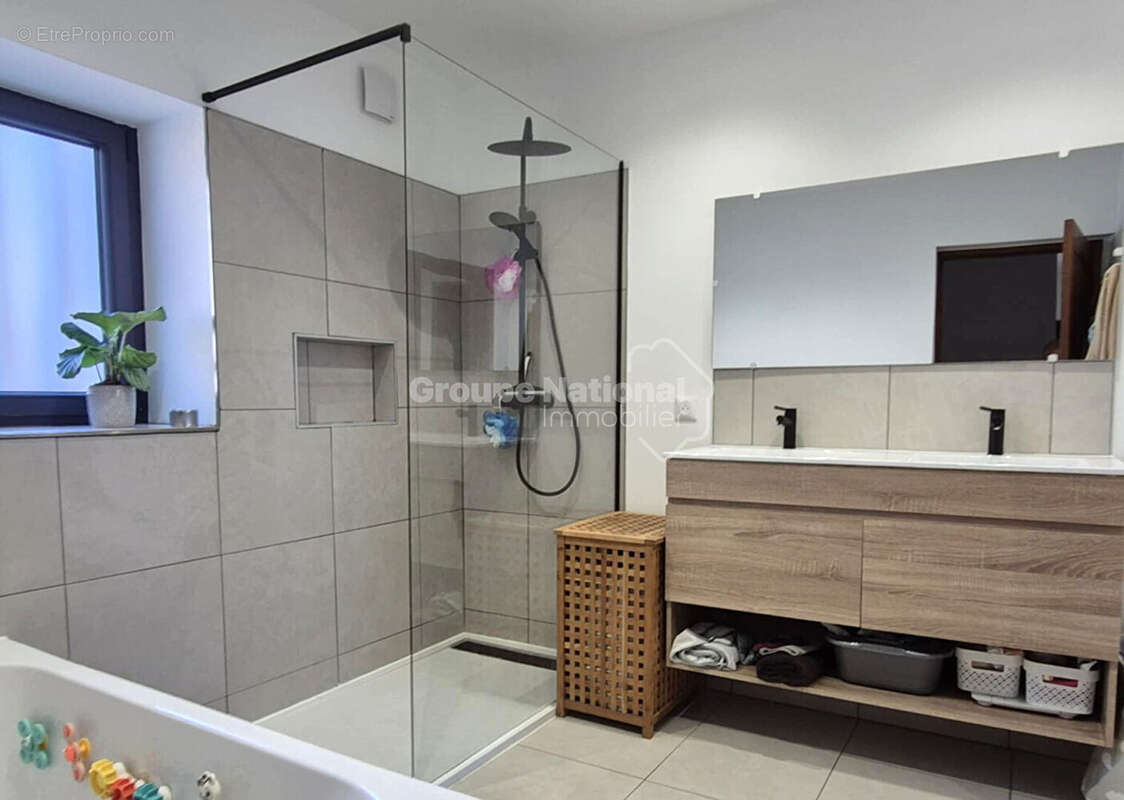 Maison à LORIOL-DU-COMTAT