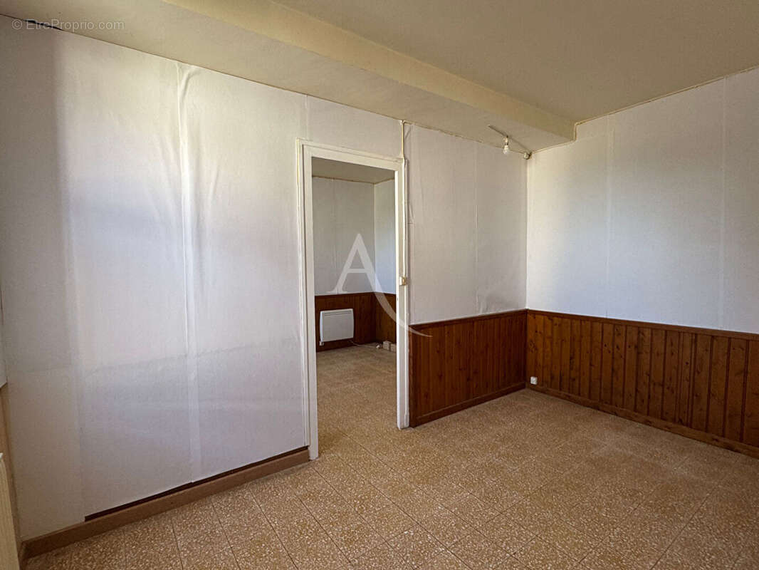 Maison à SELLES-SAINT-DENIS