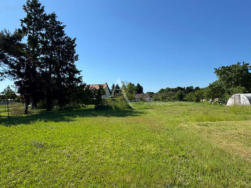 Maison à SELLES-SAINT-DENIS