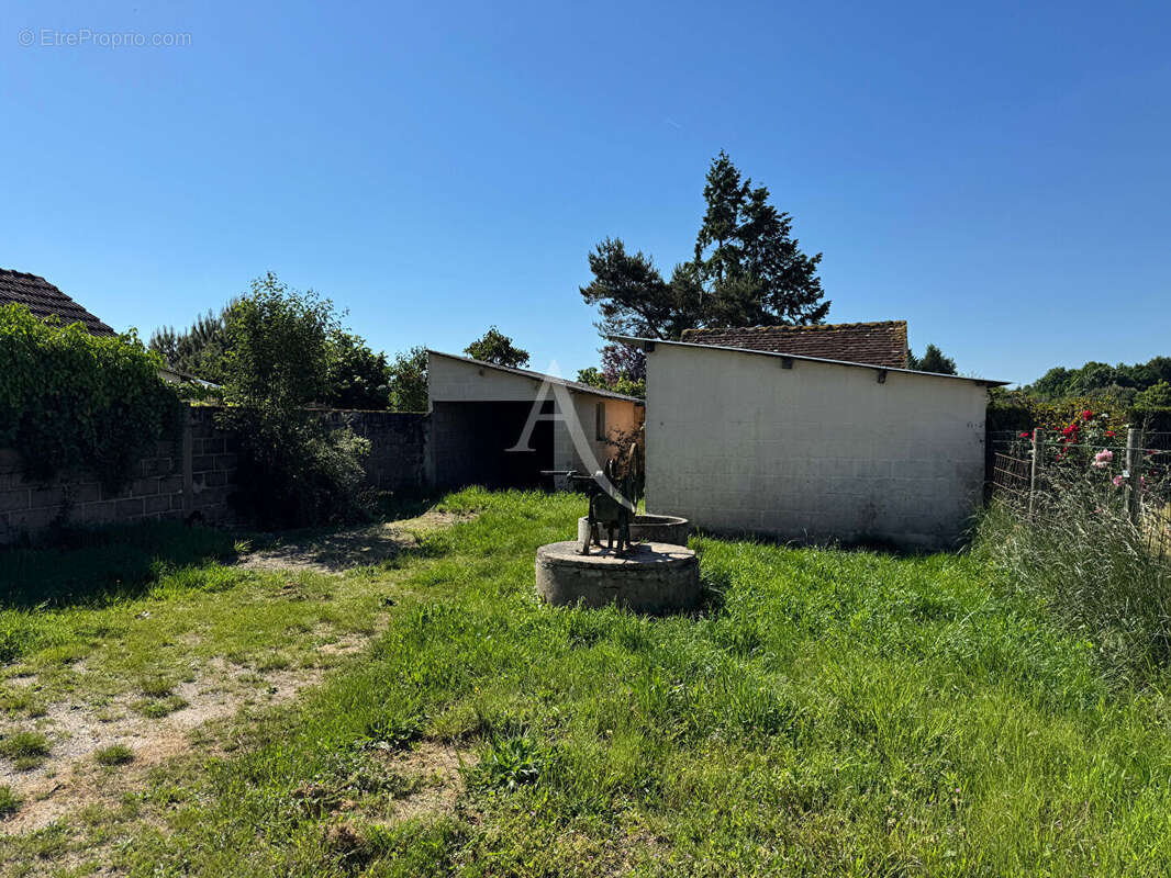 Maison à SELLES-SAINT-DENIS