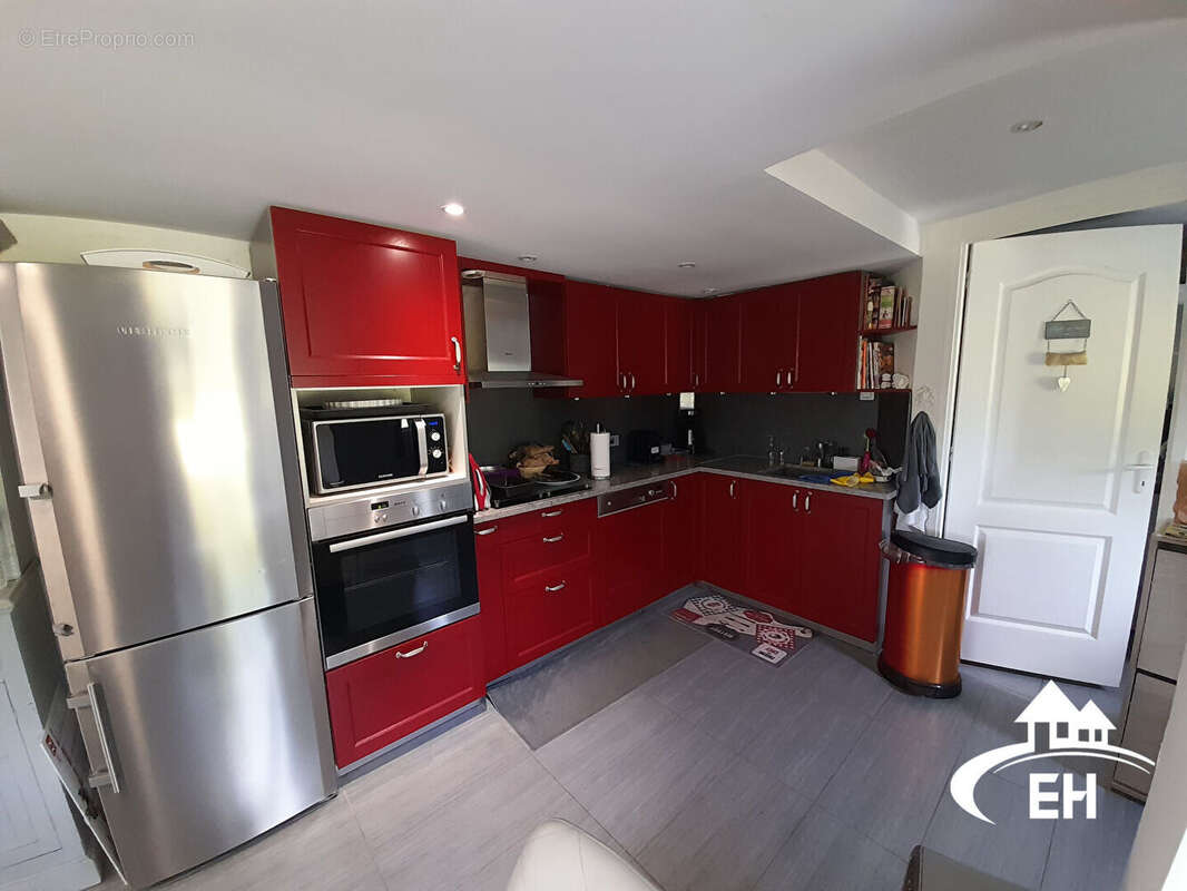 Maison à LA FERTE-FRENEL