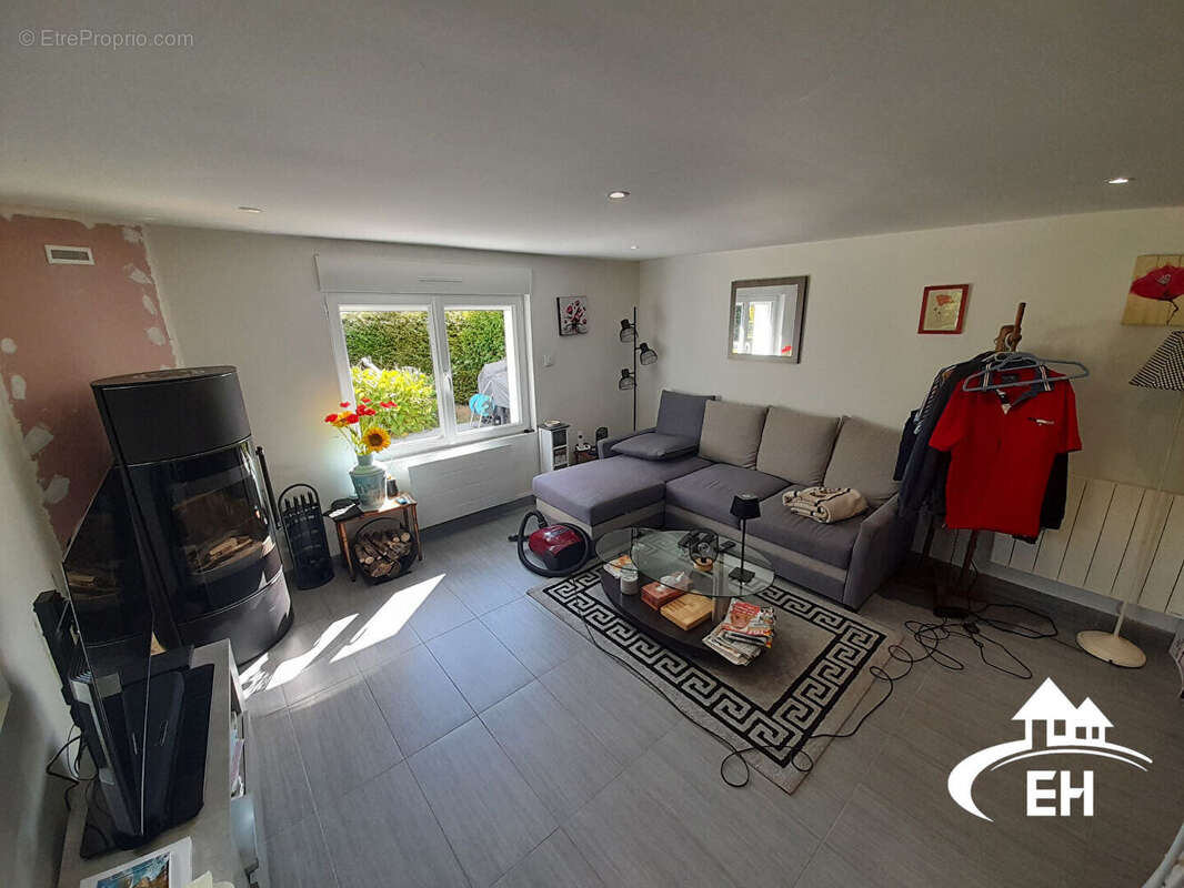 Maison à LA FERTE-FRENEL