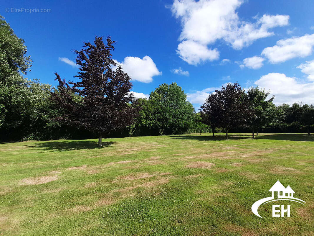 Maison à LA FERTE-FRENEL