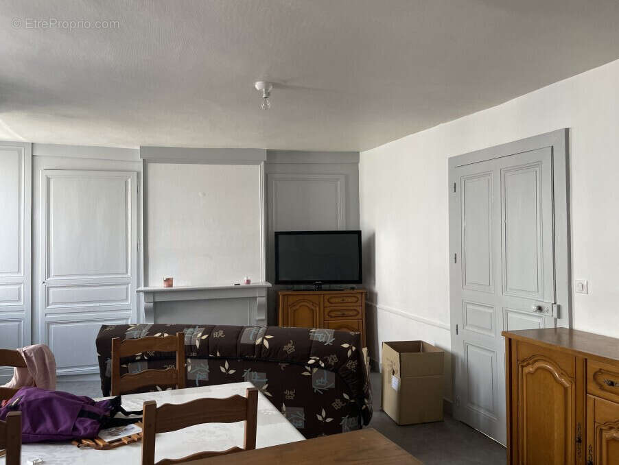 Appartement à SAINT-LEONARD-DE-NOBLAT