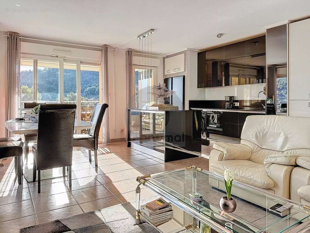 Appartement à EZE