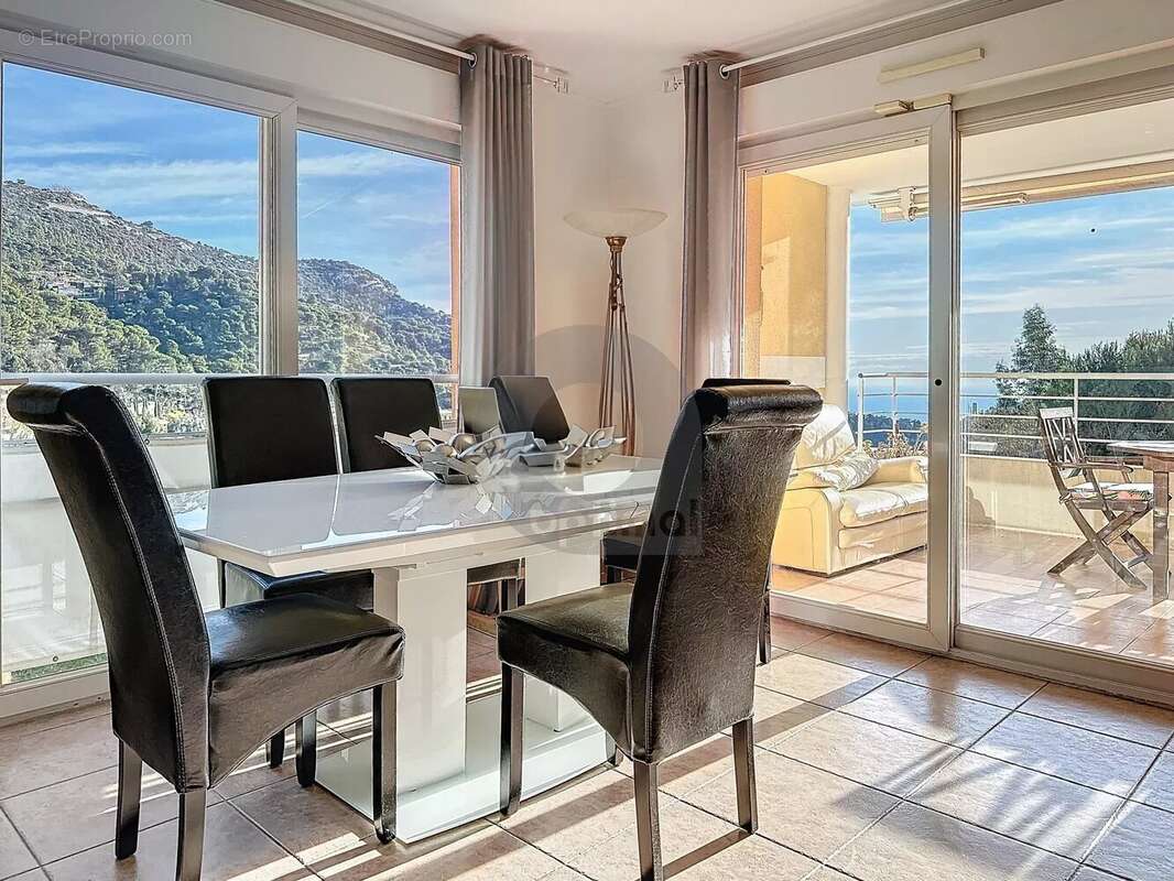 Appartement à EZE
