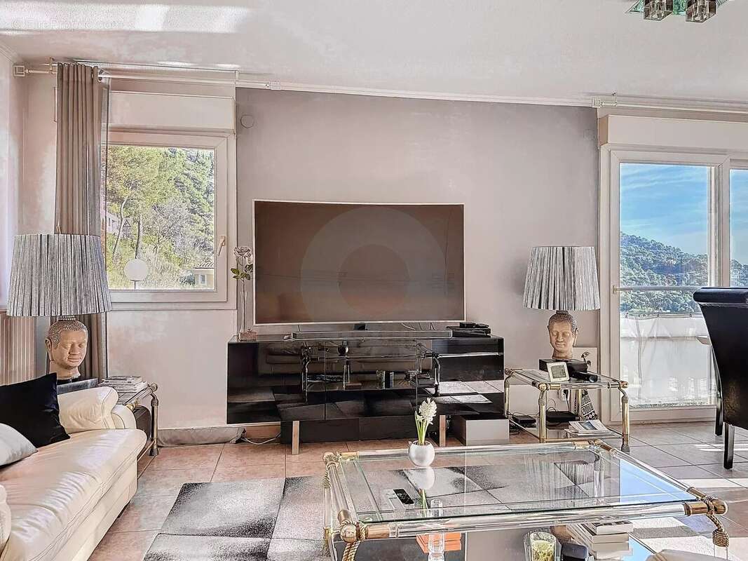 Appartement à EZE