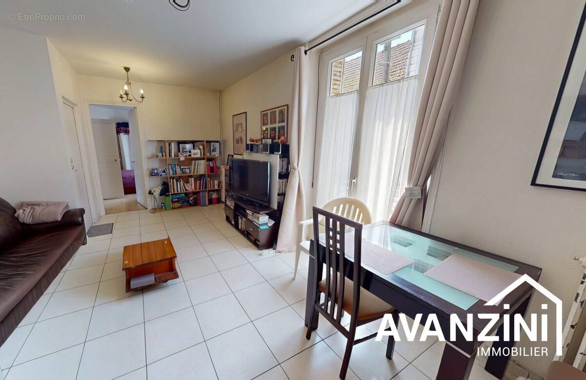 Appartement à COUILLY-PONT-AUX-DAMES