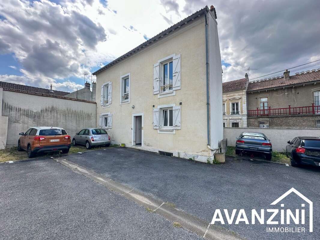 Appartement à COUILLY-PONT-AUX-DAMES