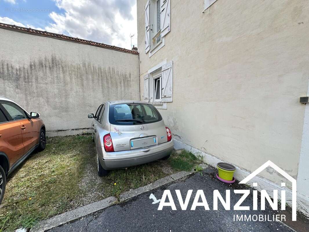 Appartement à COUILLY-PONT-AUX-DAMES