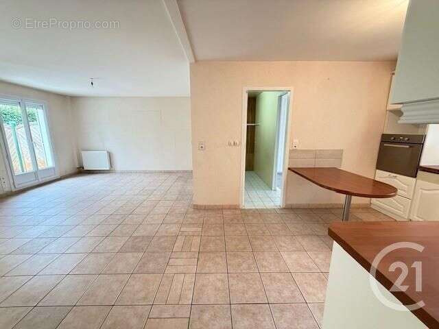 Maison à LES PONTS-DE-CE