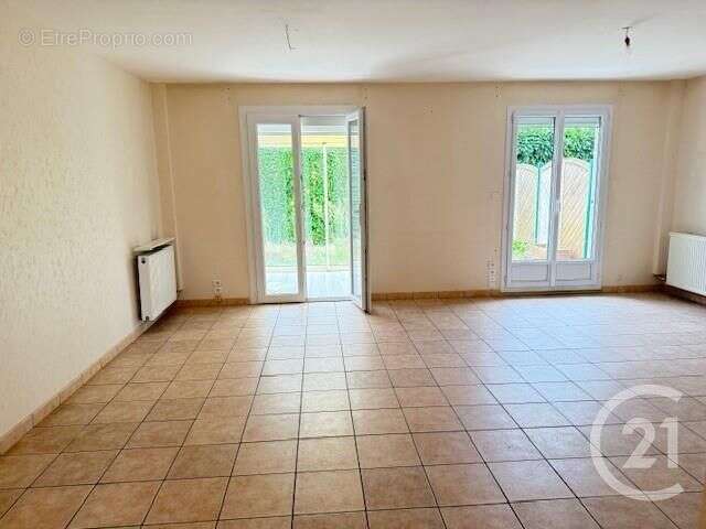 Maison à LES PONTS-DE-CE