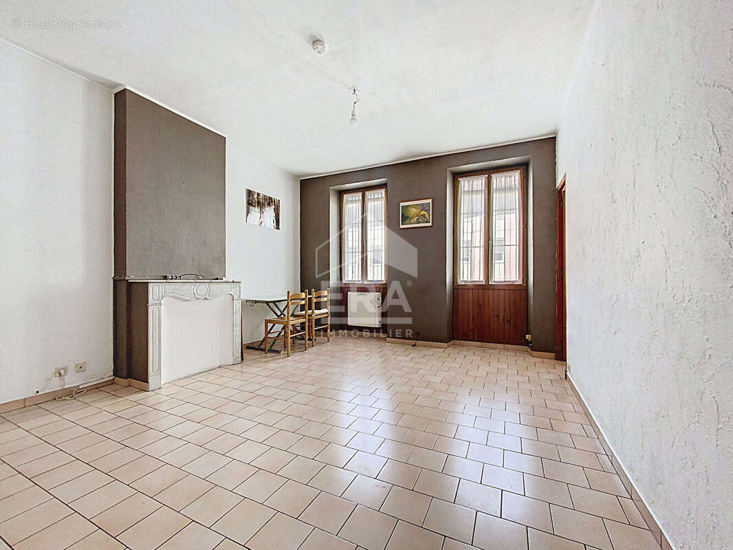Appartement à MARSEILLE-2E