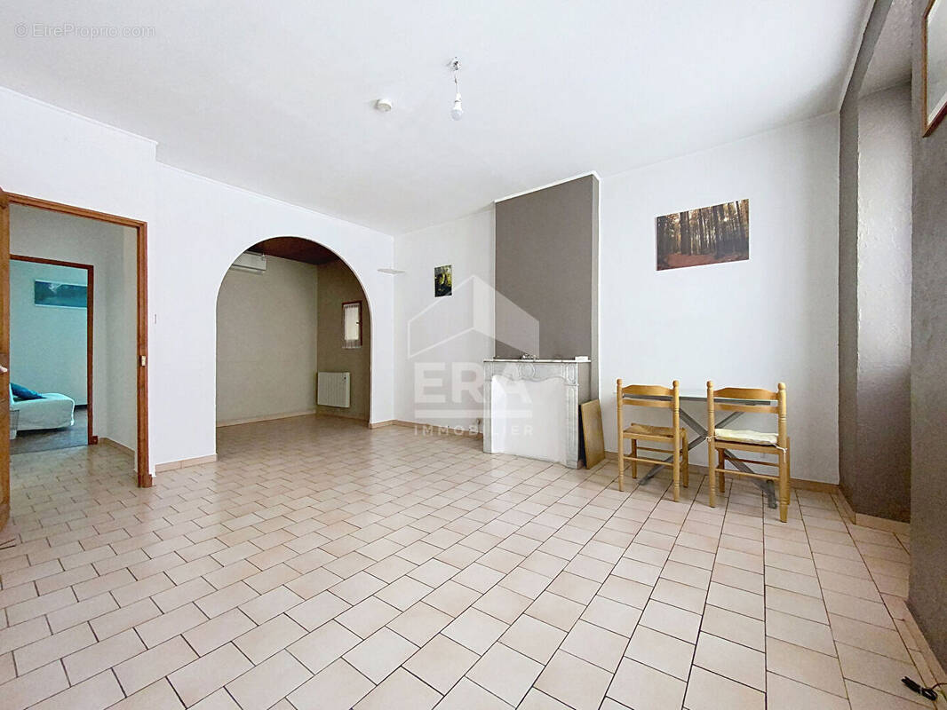 Appartement à MARSEILLE-2E