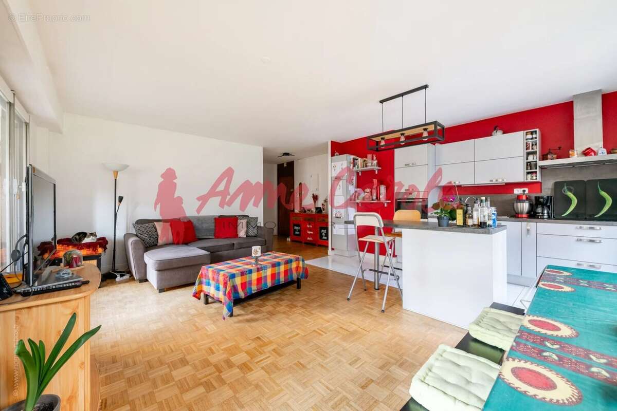 Appartement à PARIS-19E