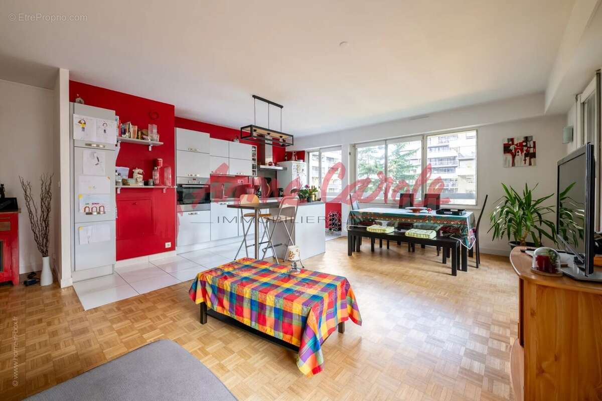 Appartement à PARIS-19E