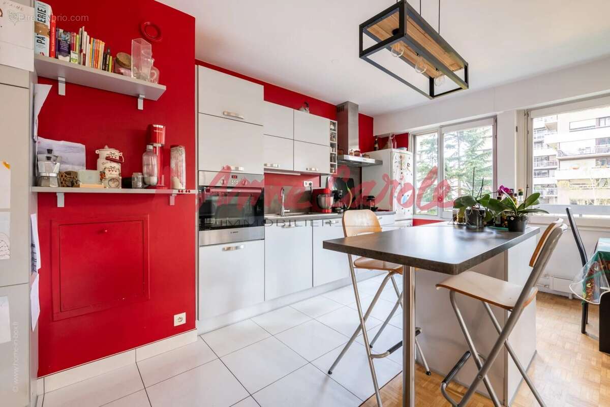 Appartement à PARIS-19E
