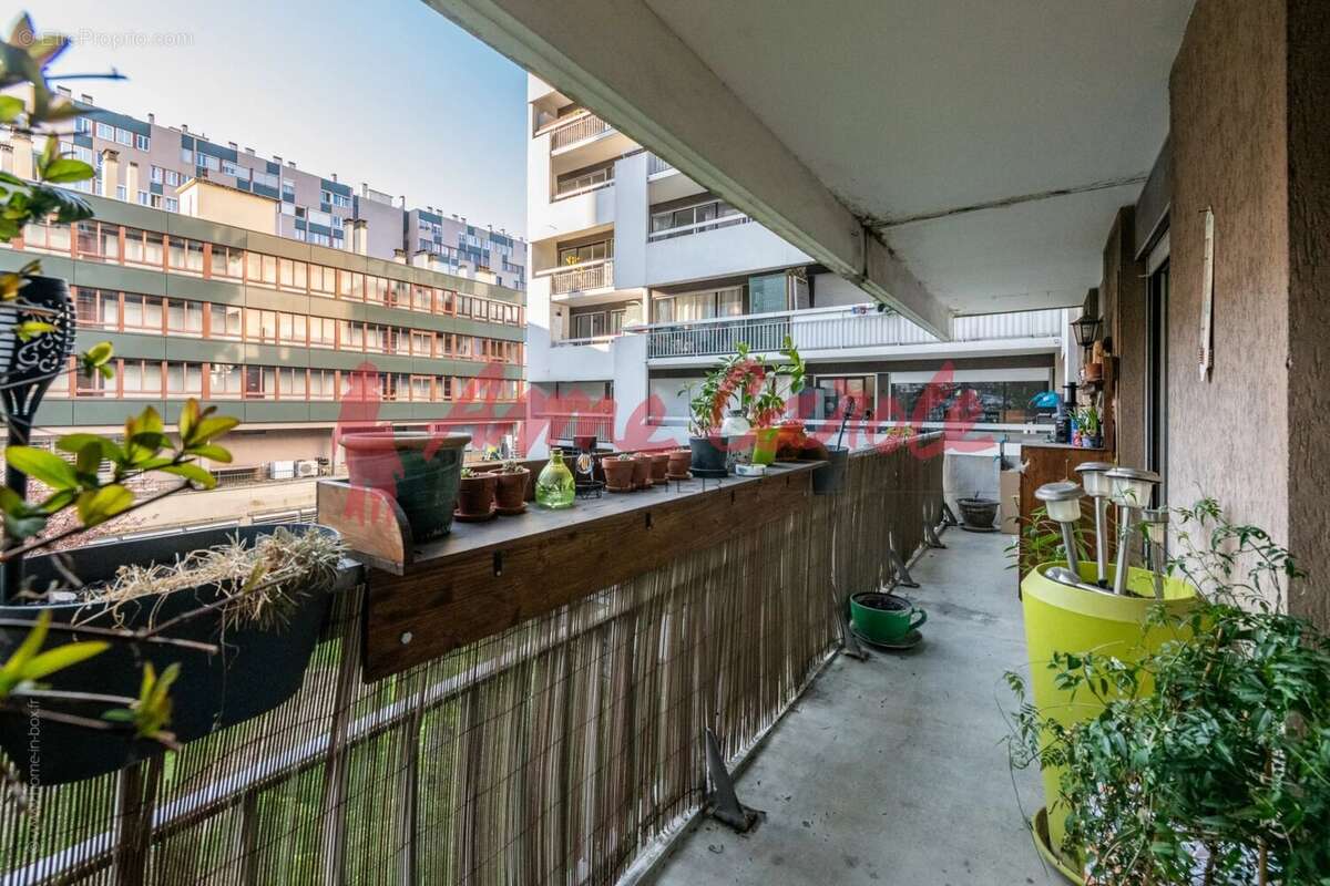 Appartement à PARIS-19E