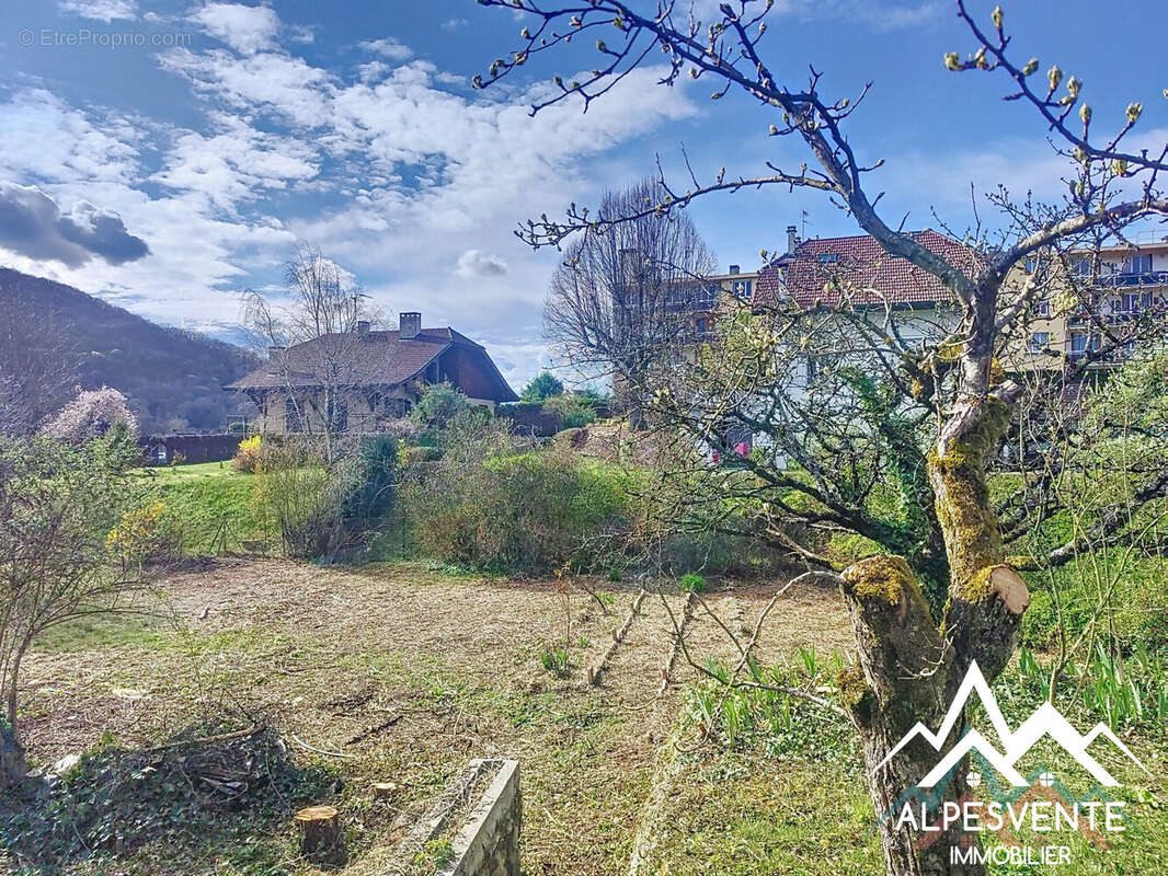 Maison à VETRAZ-MONTHOUX