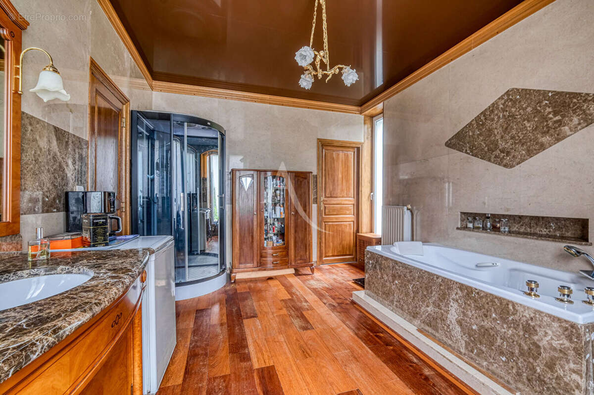 Maison à LAGNY-SUR-MARNE