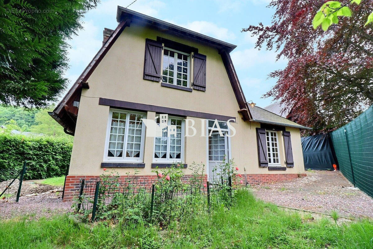 Maison à SAINT-HYMER