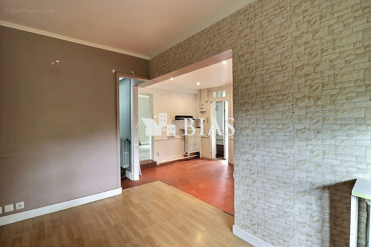 Maison à SAINT-HYMER