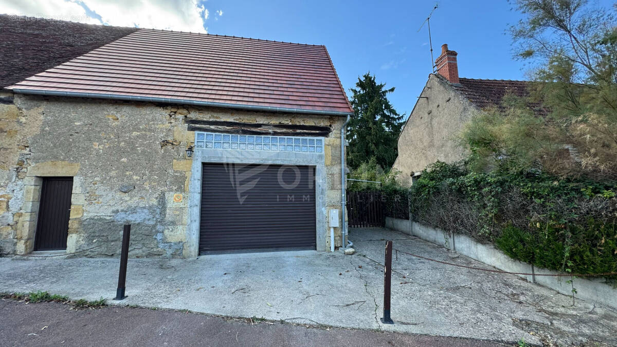 Autre à LA CELLE-SUR-NIEVRE