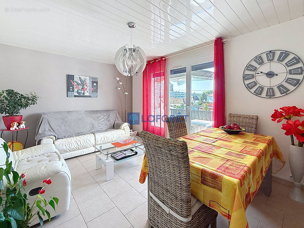 Appartement à SAINT-ETIENNE-DU-ROUVRAY