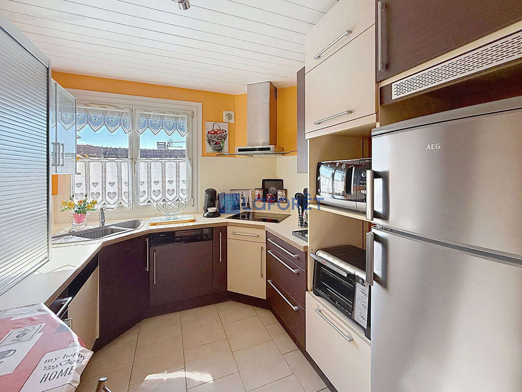 Appartement à SAINT-ETIENNE-DU-ROUVRAY