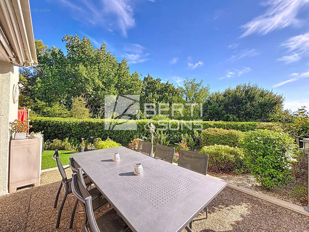 Appartement à MANDELIEU-LA-NAPOULE