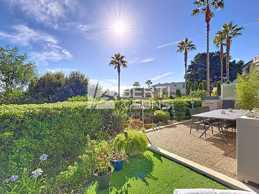 Appartement à MANDELIEU-LA-NAPOULE