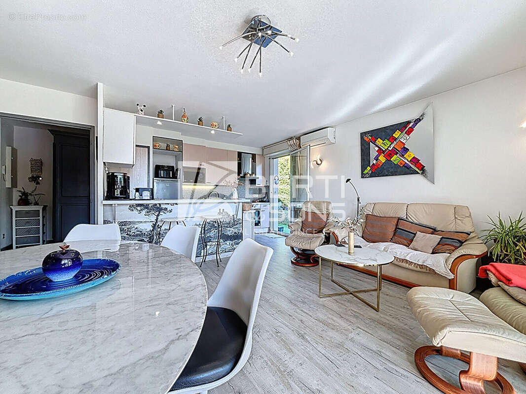 Appartement à MANDELIEU-LA-NAPOULE