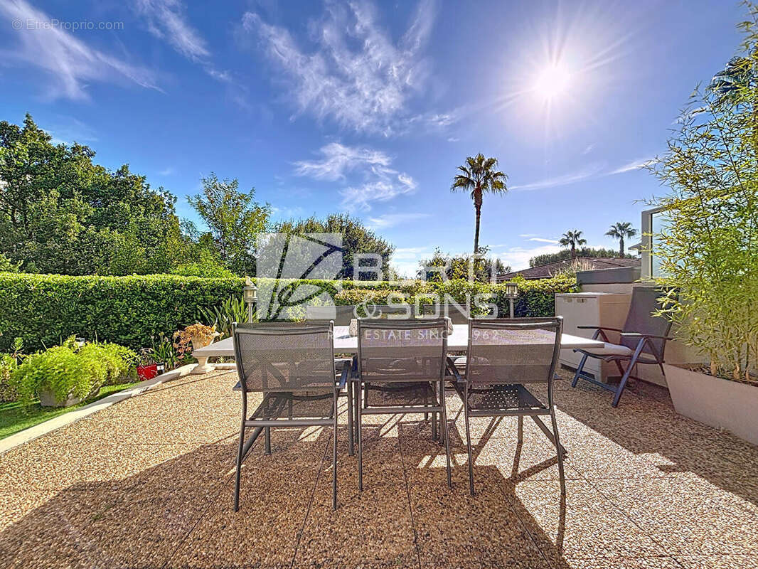 Appartement à MANDELIEU-LA-NAPOULE