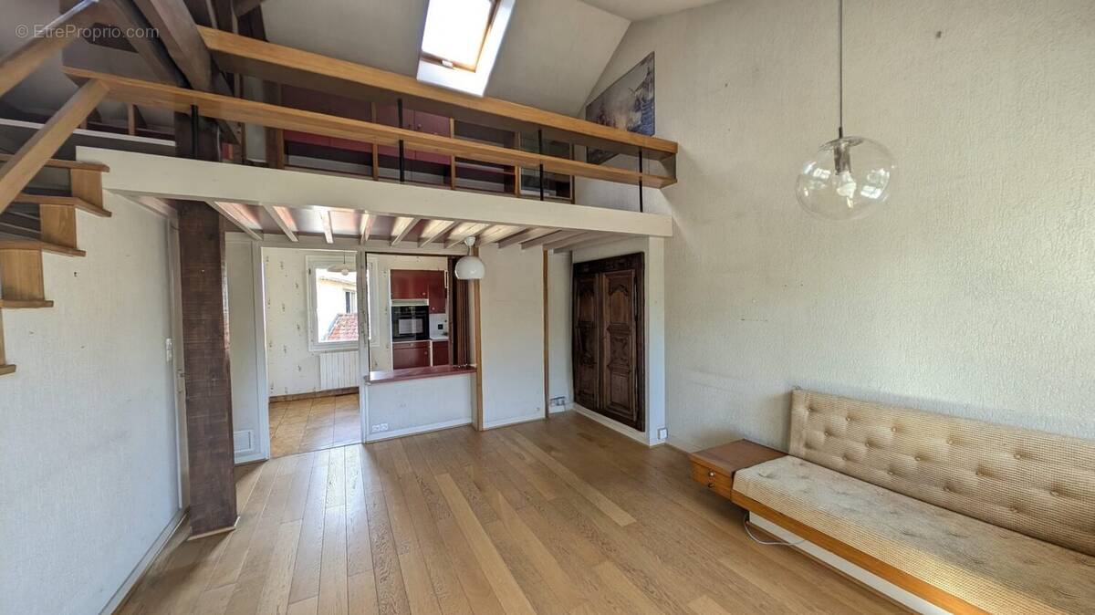 Maison à PERIGNAT-LES-SARLIEVE