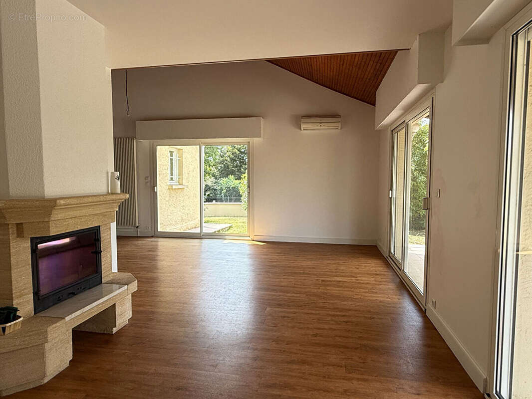 Maison à FONTAINE-LE-COMTE