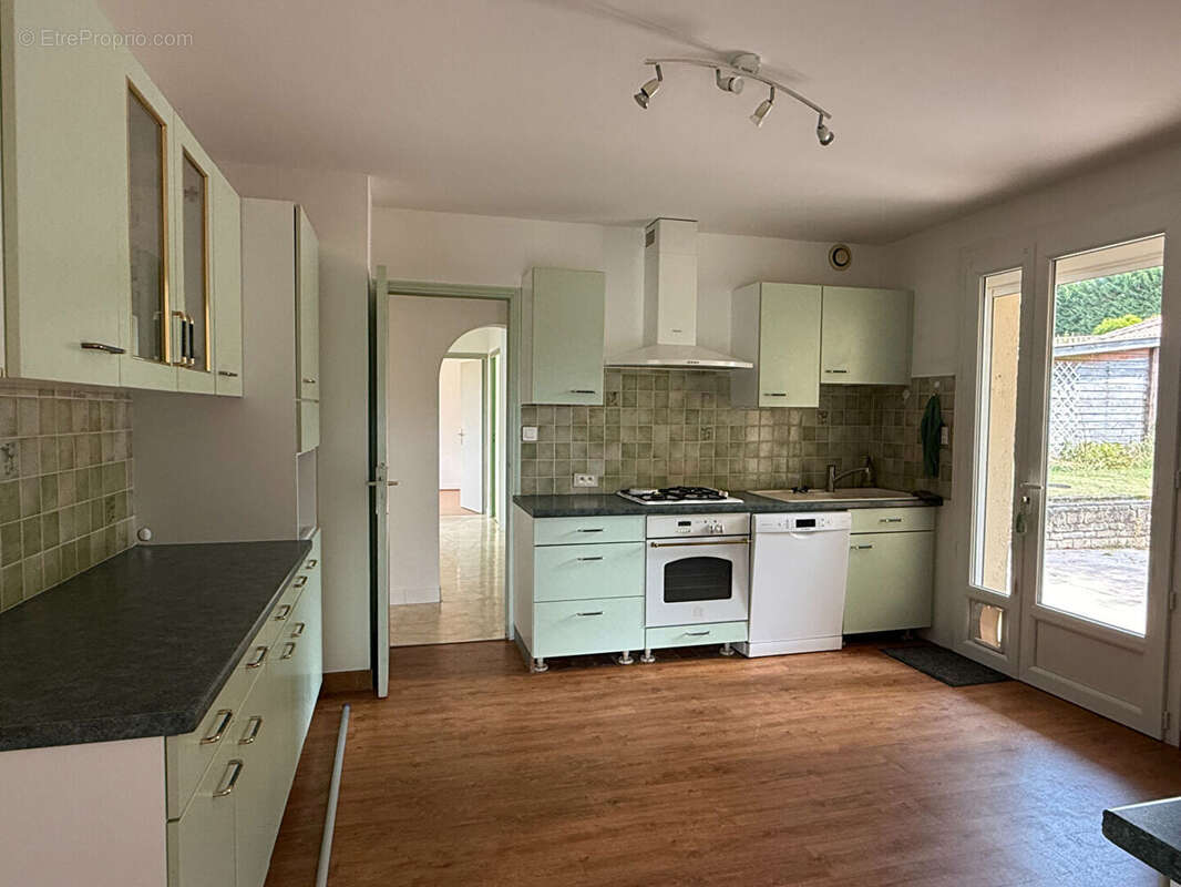 Maison à FONTAINE-LE-COMTE