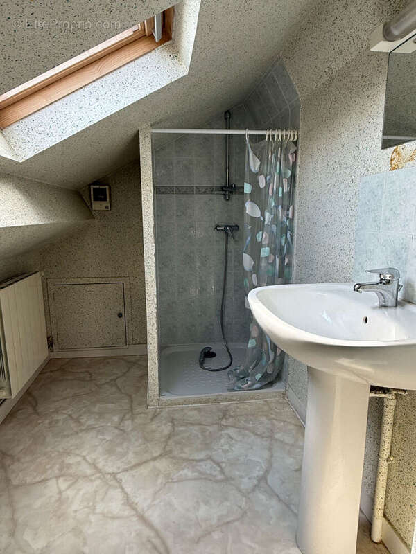 Maison à FONTAINE-LE-COMTE