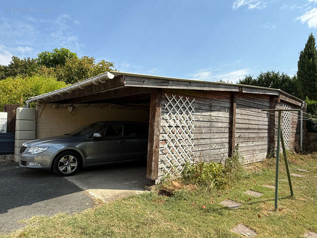 Maison à FONTAINE-LE-COMTE