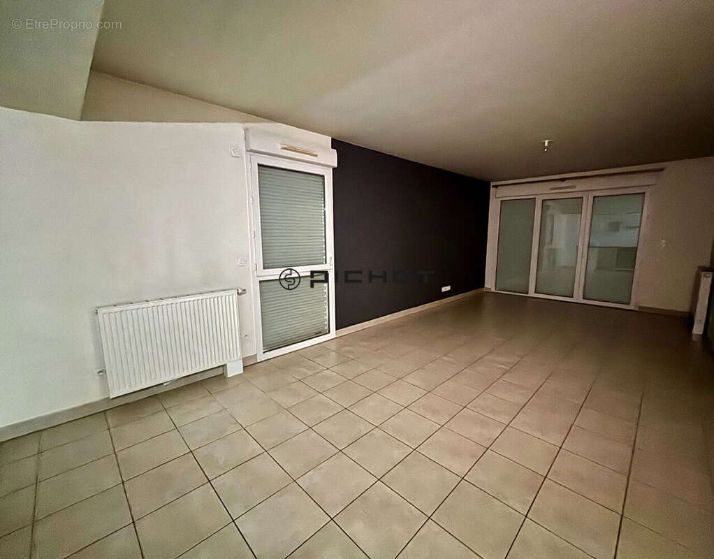 Appartement à LOGNES