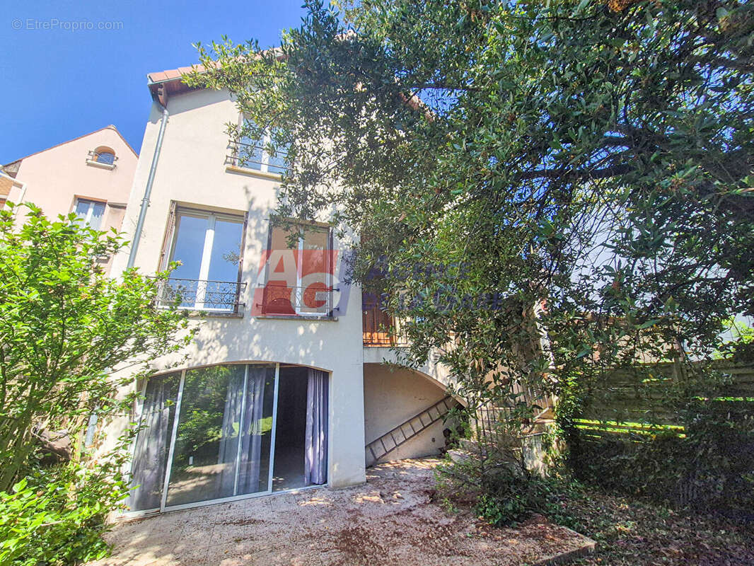 Maison à CARRIERES-SUR-SEINE