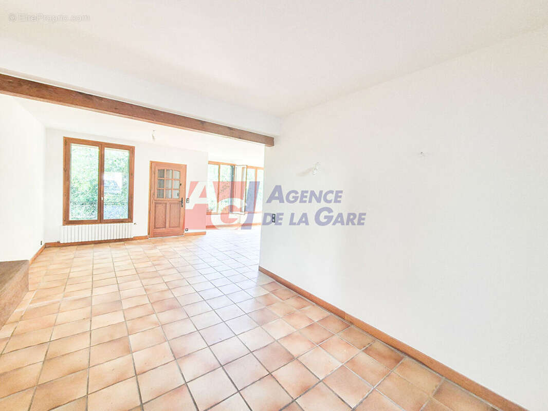 Maison à CARRIERES-SUR-SEINE