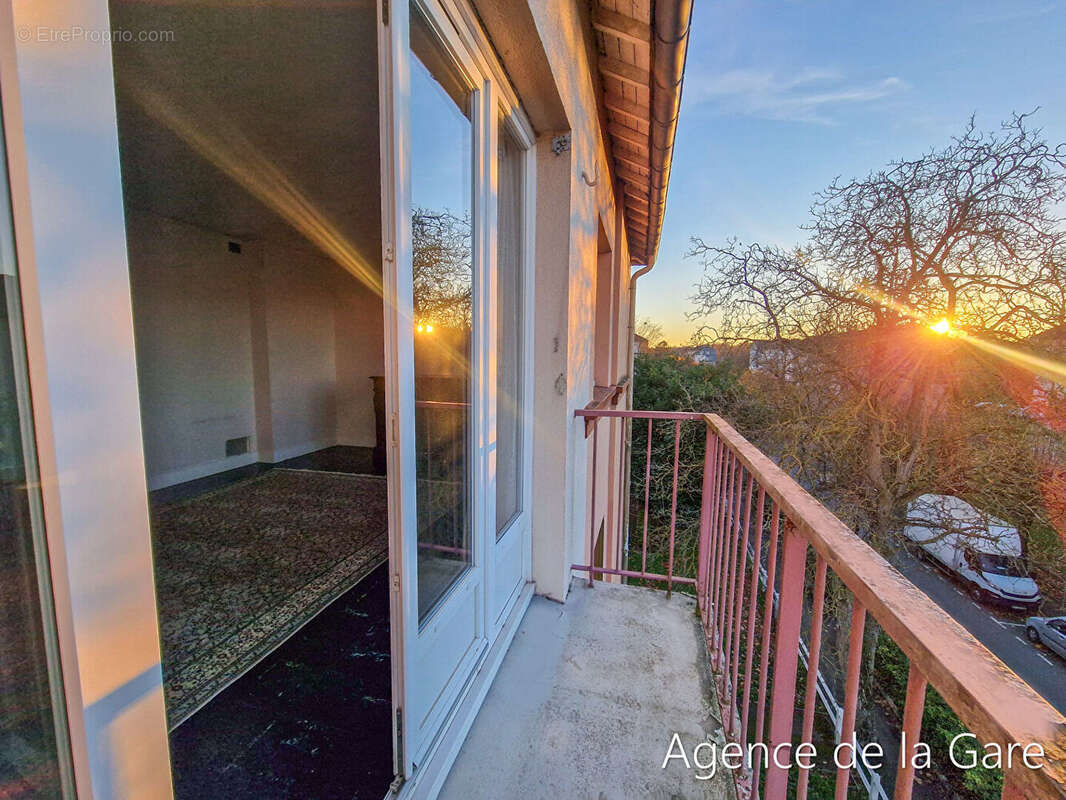 Appartement à LE MESNIL-LE-ROI